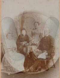 Personen/Jan 3 van Engelen met zusters mei 1893.jpg